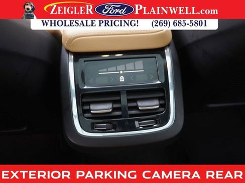 Used 2023 Volvo XC60 B5 Ultimate image 13