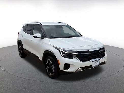 Used 2025 Kia Seltos S image 3
