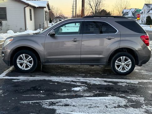Used 2011 Chevrolet Equinox LT image 2