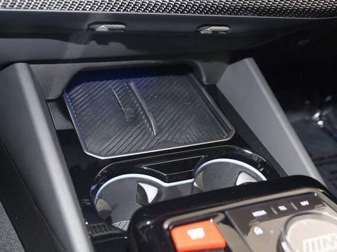 Used 2025 BMW M5 w/ Executive Package image 53