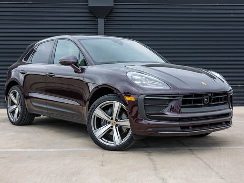 Certified 2025 Porsche Macan image 9