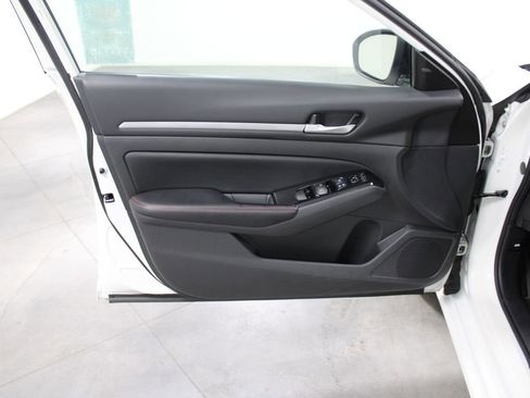 Used 2024 Nissan Altima 2.5 SR image 22