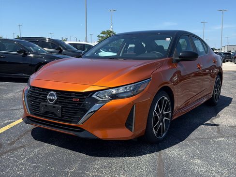 Certified 2024 Nissan Sentra SR FWD image 2