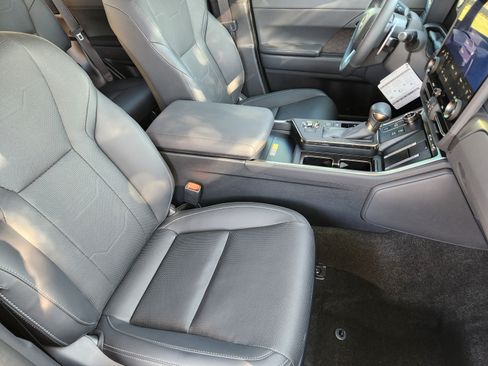 Used 2026 Lexus GX 550 w/ Cold Area Package AWD/4WD image 6