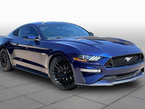 Used 2018 Ford Mustang GT RWD image 2