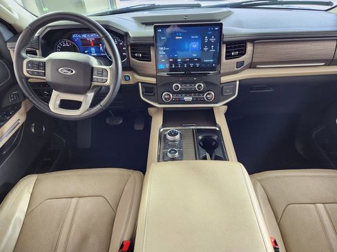 Used 2023 Ford Expedition Max Limited image 16