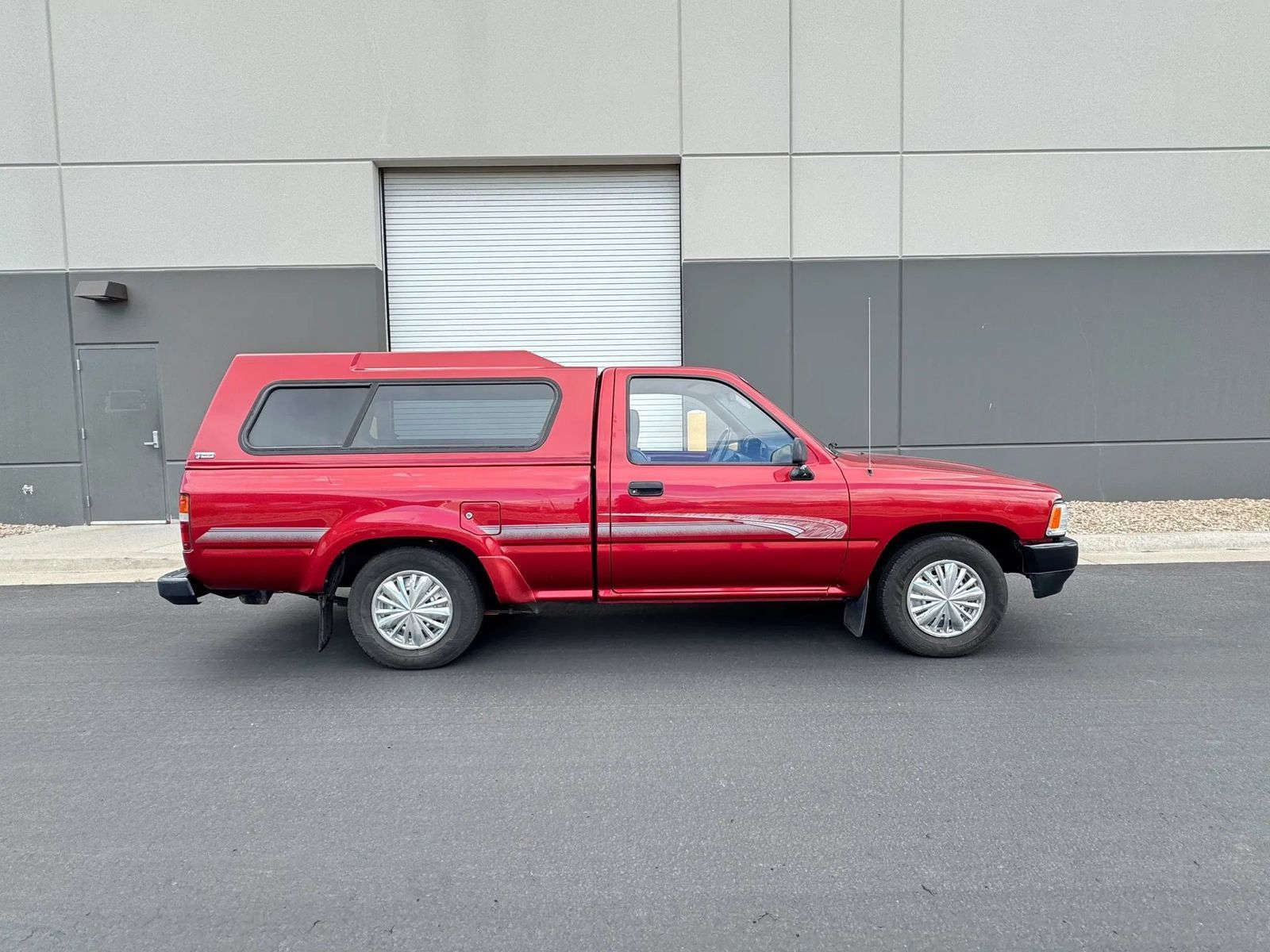 Used 1993 Toyota Pickup 2WD Regular Cab image 2