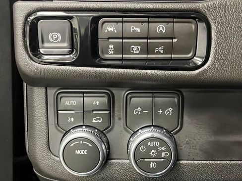 Used 2026 GMC Yukon XL Denali w/ Sun & Power Step Package AWD/4WD image 33