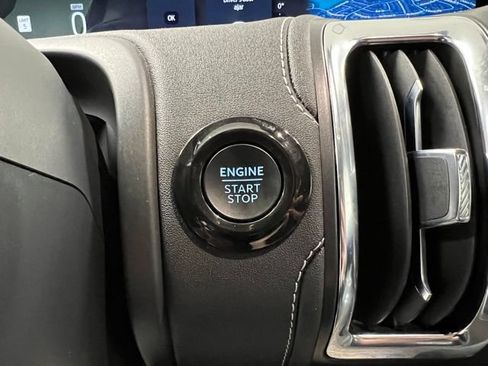 Used 2025 Ford Expedition Platinum AWD/4WD image 31