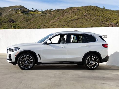 Certified 2023 BMW X5 sDrive40i w/ Premium Package image 3