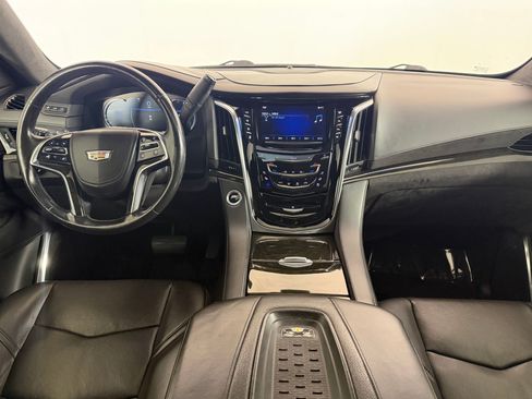 Used 2017 Cadillac Escalade Platinum AWD/4WD image 14