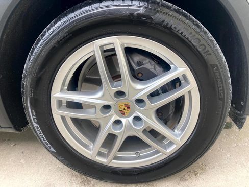 Used 2014 Porsche Cayenne image 44