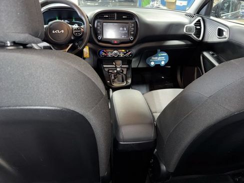 Used 2024 Kia Soul LX w/ Option Group 015 FWD image 12