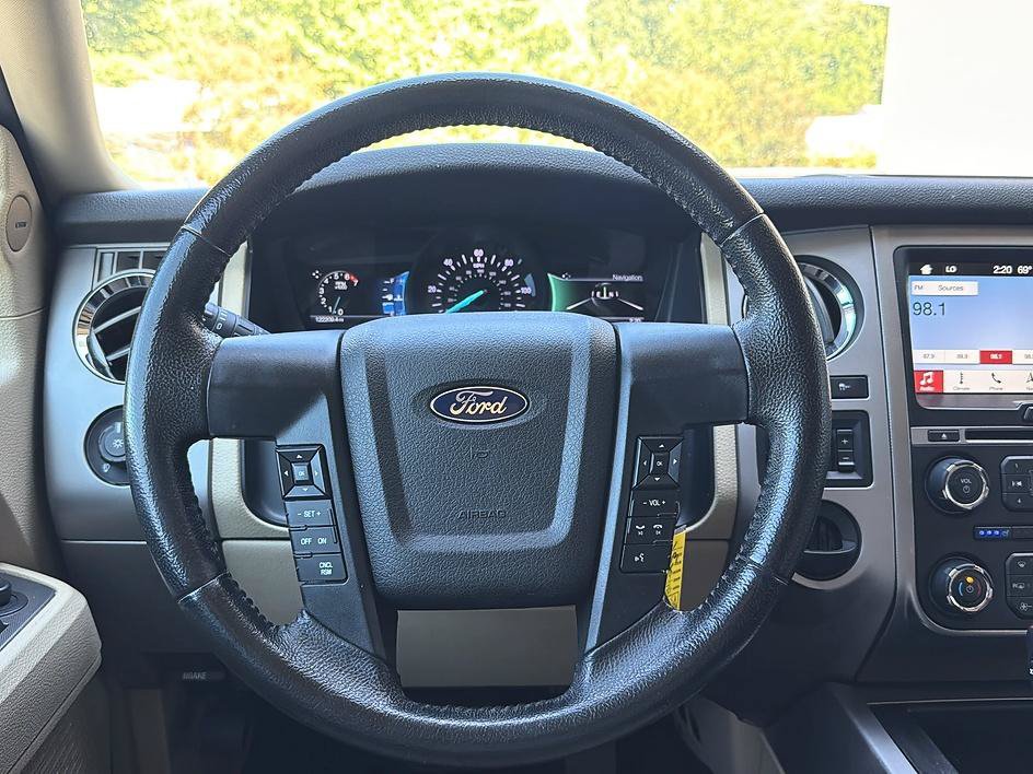 Used 2017 Ford Expedition XLT w/ Equipment Group 202A RWD image 12