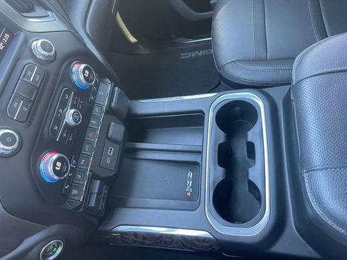 Used 2023 GMC Sierra 2500 Denali w/ Denali Ultimate Package image 28