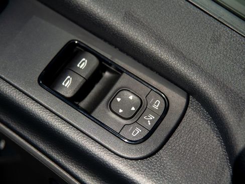 Used 2024 Mercedes-Benz Sprinter 2500 image 23