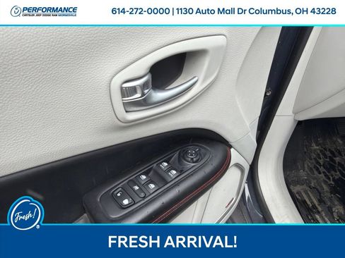 Used 2018 Jeep Compass Limited w/ Navigation Group AWD/4WD image 17