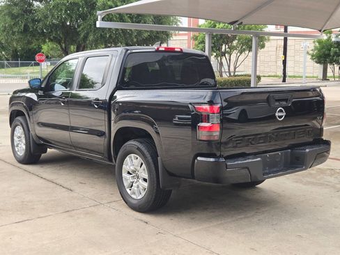 Used 2022 Nissan Frontier SV RWD image 5