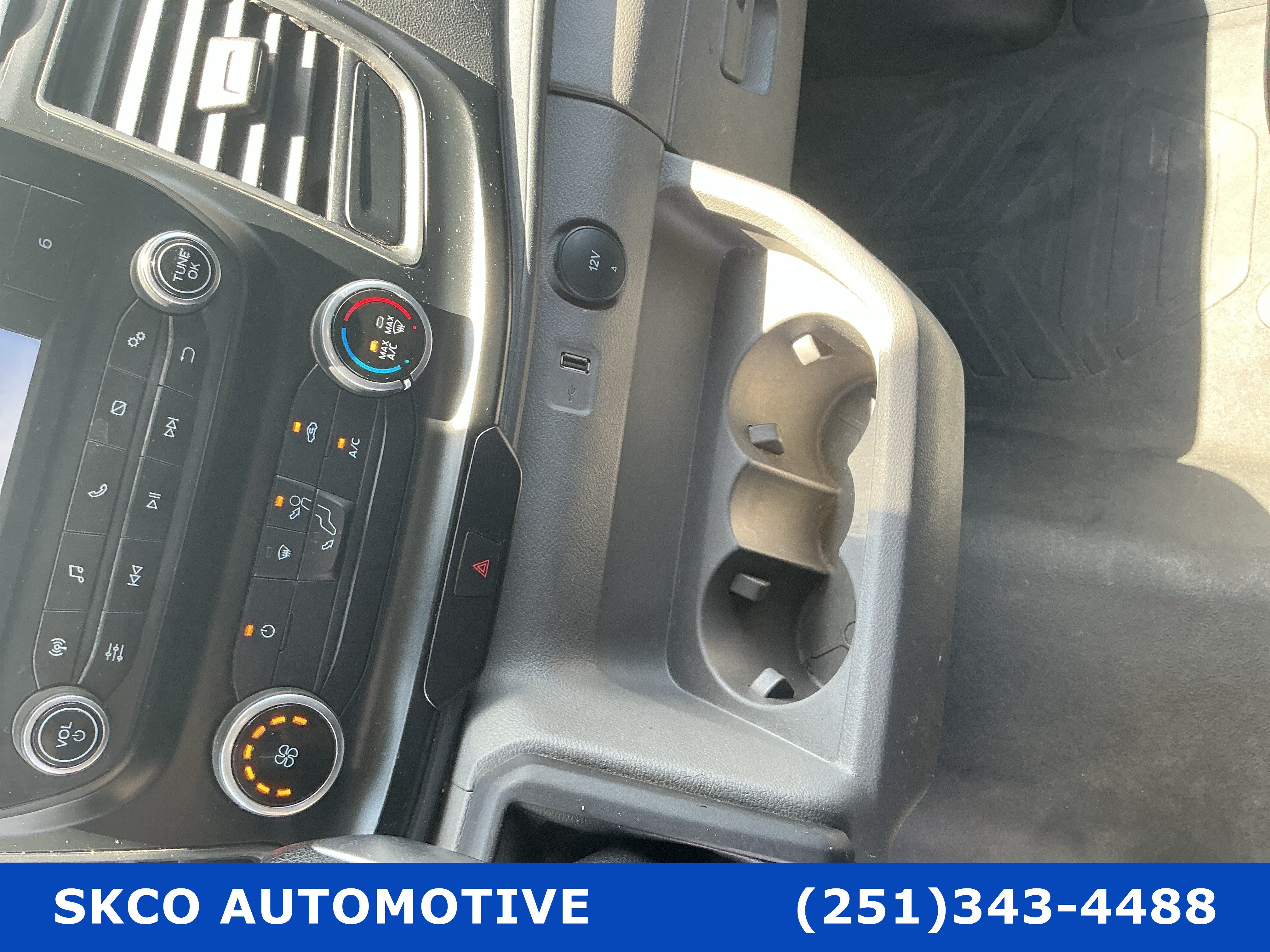 Used 2023 Ford Transit 250 Medium Roof RWD image 19