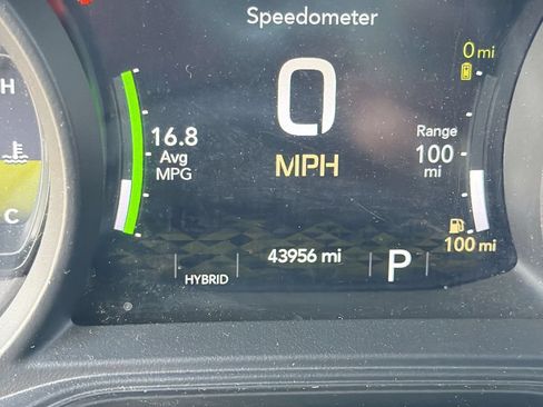 Used 2024 Jeep Wrangler Unlimited Sahara AWD/4WD image 10
