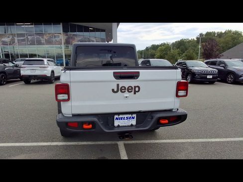 Used 2023 Jeep Gladiator Mojave w/ Cold Weather Group AWD/4WD image 7