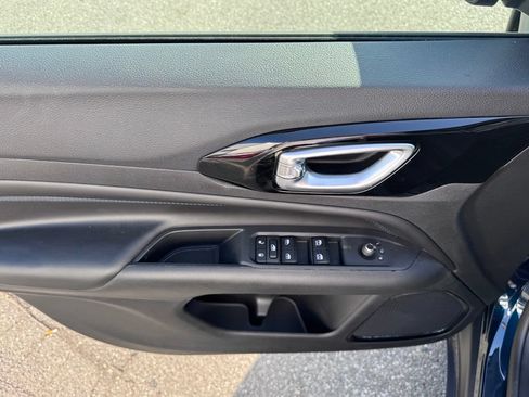 New 2026 Jeep Compass Latitude AWD/4WD image 9