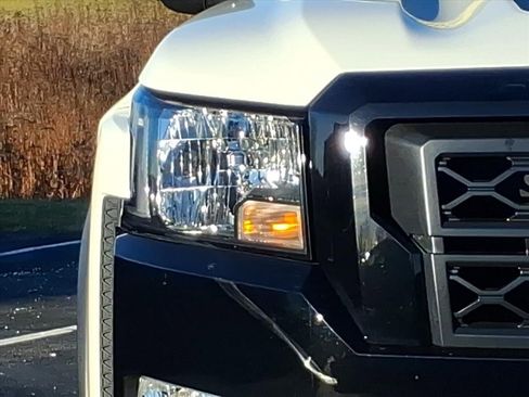 Certified 2024 Nissan Frontier SV w/ Hardbody Edition image 14