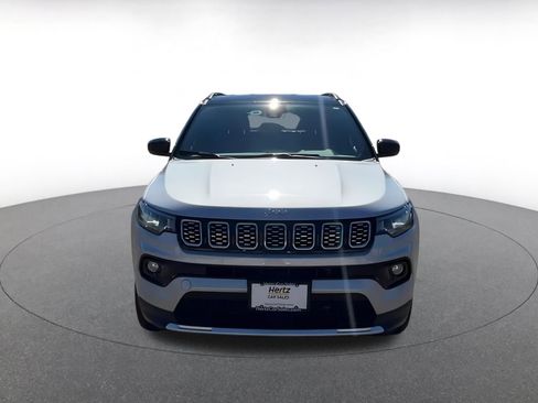 Used 2025 Jeep Compass Limited image 4