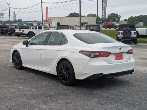 Used 2024 Toyota Camry LE FWD image 5