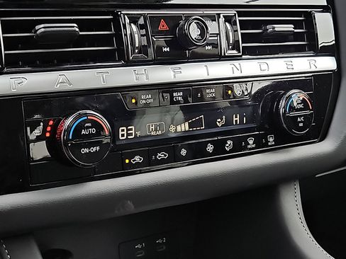 New 2026 Nissan Pathfinder SL image 12