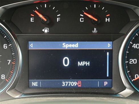 Used 2023 Chevrolet Traverse LT image 17