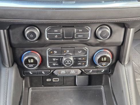 Used 2024 Chevrolet Tahoe Z71 AWD/4WD image 16