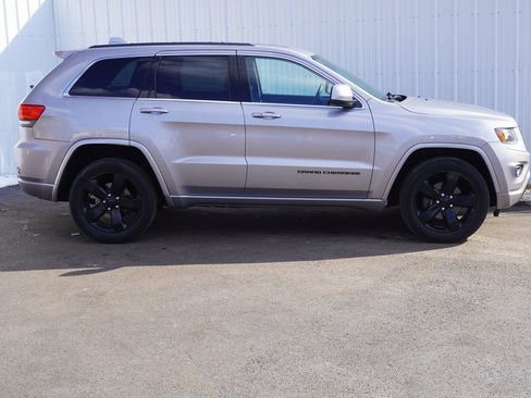 Used 2015 Jeep Grand Cherokee Altitude image 2