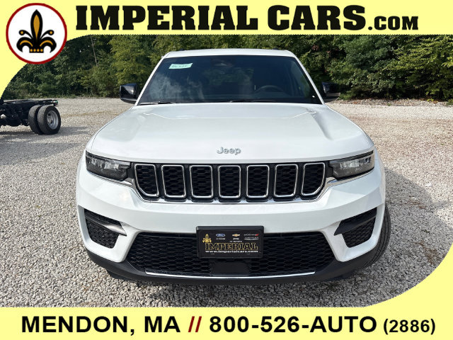 New 2026 Jeep Grand Cherokee Laredo AWD/4WD image 4