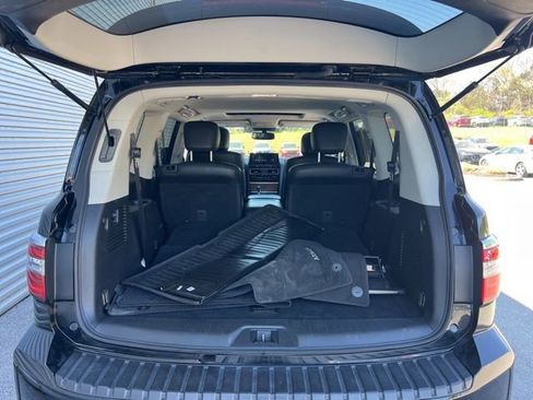 Used 2023 Nissan Armada SL w/ Captain's Chairs Package image 41