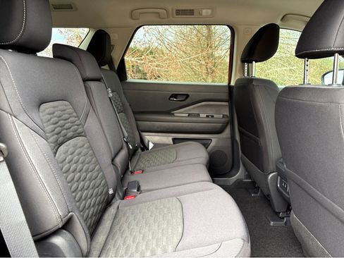 New 2026 Nissan Pathfinder SV image 11