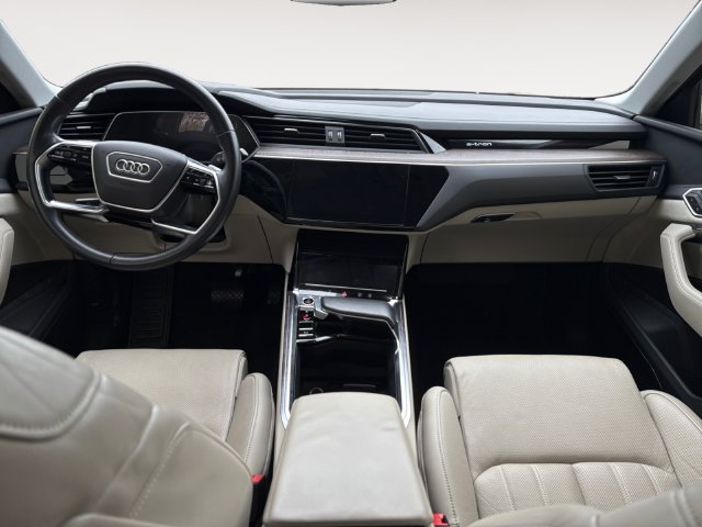 Used 2021 Audi e-tron Prestige w/ Prestige Package AWD/4WD image 10