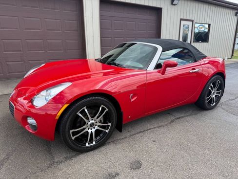 Used 2006 Pontiac Solstice Convertible w/ Premium Package RWD image 7