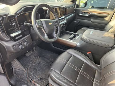 Used 2024 Chevrolet Silverado 2500 High Country w/ High Country Premium Package AWD/4WD image 8