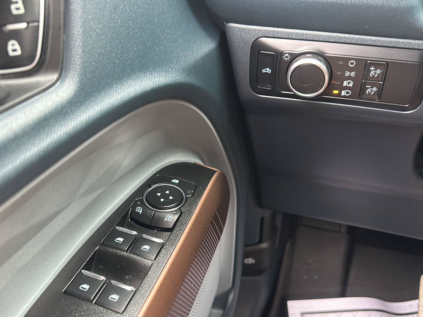 Used 2024 Ford Maverick Lariat AWD/4WD image 24
