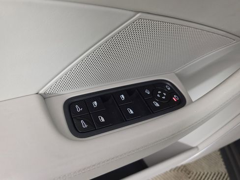 Used 2021 Porsche Panamera 4S AWD/4WD image 18