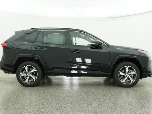 New 2025 Toyota RAV4 SE image 27