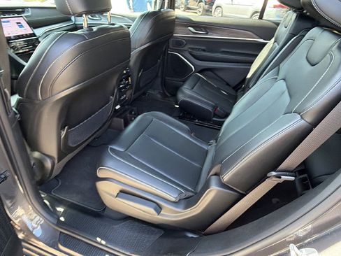 Used 2024 Jeep Grand Cherokee L Limited w/ Black Appearance Package image 24