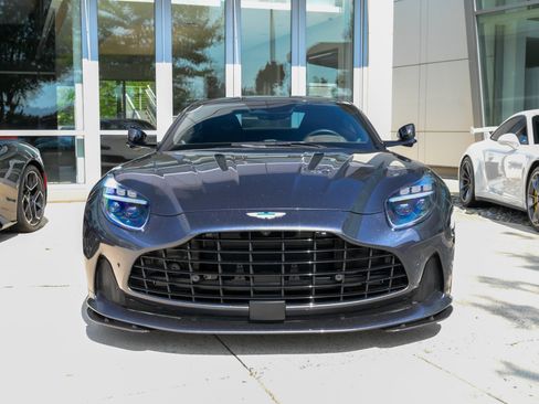 Used 2024 Aston Martin DB12 Coupe RWD image 2