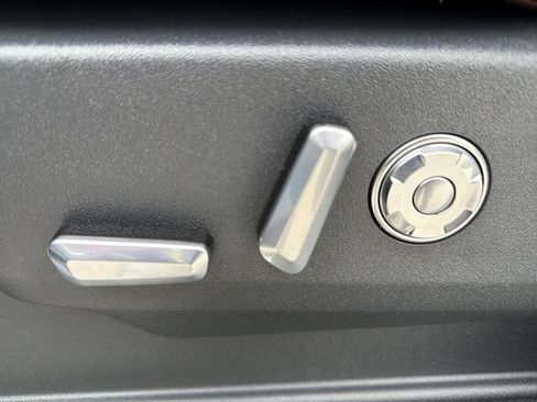 New 2026 Lincoln Navigator L Reserve AWD/4WD image 12