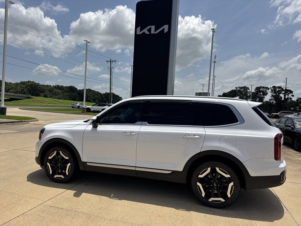 Certified 2024 Kia Telluride S w/ S Sunroof Package FWD image 27