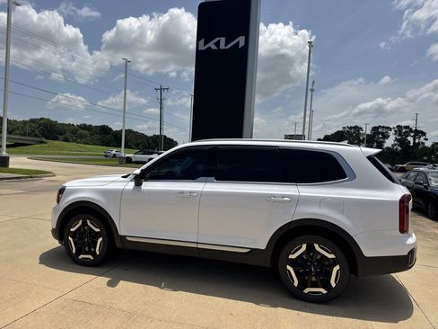 Certified 2024 Kia Telluride S w/ S Sunroof Package FWD image 27