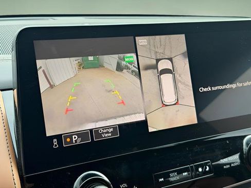 Used 2024 INFINITI QX80 Sensory image 13