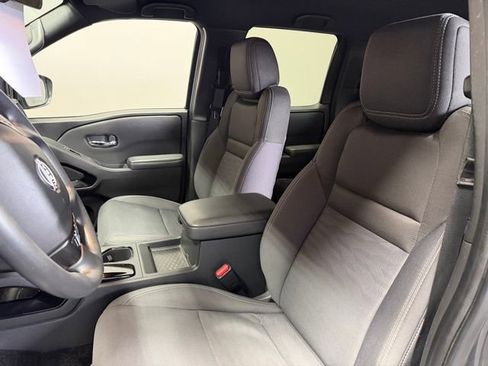 Used 2023 Nissan Frontier SV w/ Midnight Edition Package image 16