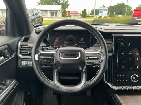 Used 2024 GMC Acadia Denali AWD/4WD image 8